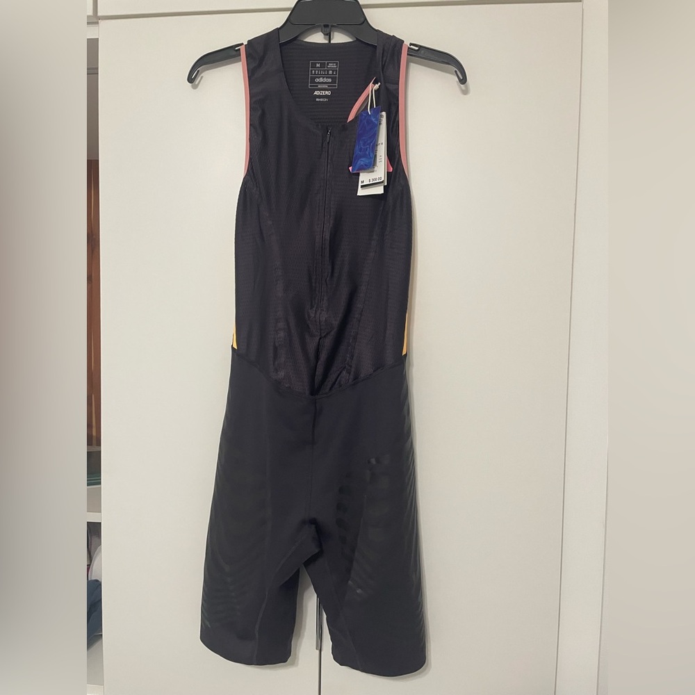 ADIDAS
MEN SHORT TIGHTS
PROMO SLV SUIT AURORA/BLACK